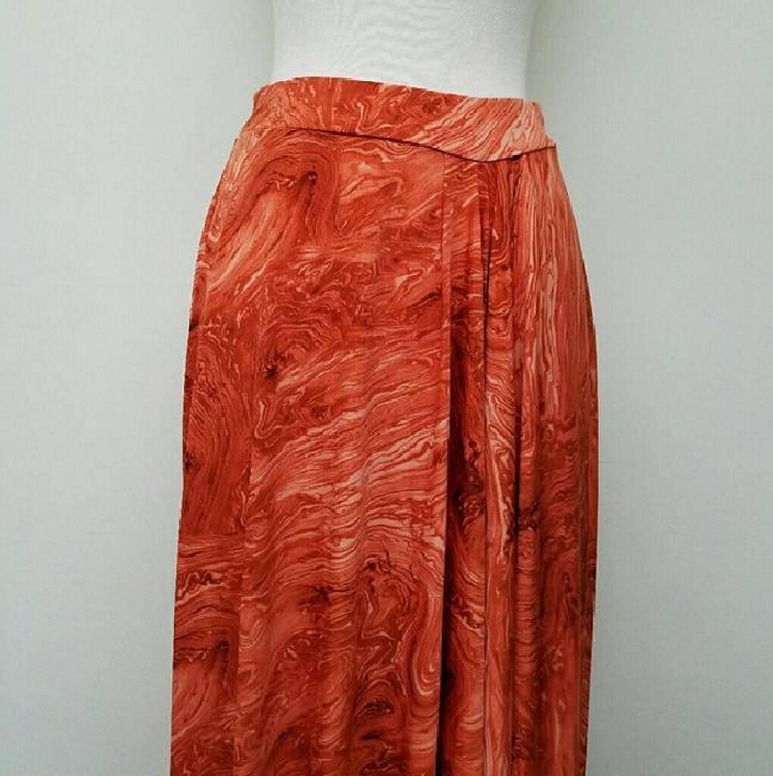 Red Michael Kors Marble Print Skirt - Size: 16 (XL, Plus 0x) For Sale