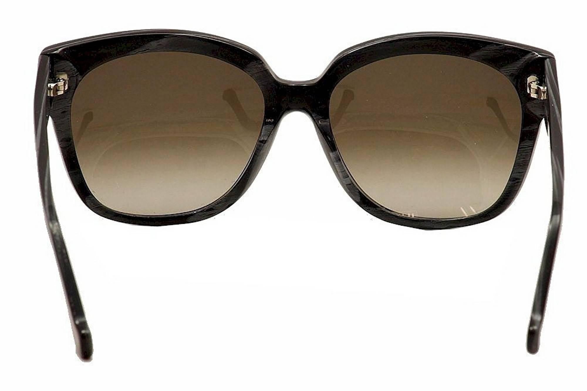 Women's or Men's Balenciaga BA0015-63K-59 Black Horn / Gradient Roviex Sunglasses For Sale