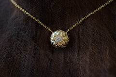 Collana “Clematis” in oro giallo 18 carati e diamanti di Alice Son