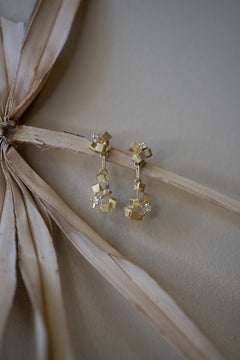 Ohrringe „Rosalie“ aus 18-karätigem Gelbgold mit Diamanten von Alma Sophia