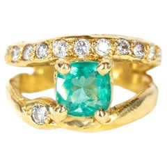 Kurios Venus Ring in 18K Yellow Gold with Emerald and Diamonds by ANAÏS C.