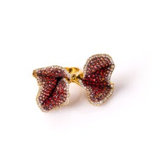 Noeud Ring in 18K Yellow Gold by Andre Marcha