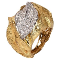 Cleo-Ring aus 18 Karat Gelb- und Weißgold von Andre Marcha