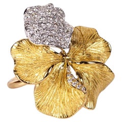 Cleo Flower Ring in 18K Yellow Gold by Andre Marcha