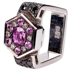 „Hexa Black Ring“ aus 18 Karat Weißgold von Andre Marcha