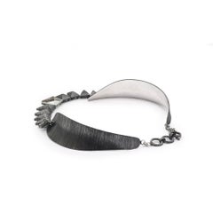 Halskette „Abbraccio“ aus Sterlingsilber und Bergkristall von Mariella Pilato