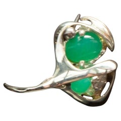 „Desire“-Ring aus Silber und grünem Chrysoberyll von Binadi Studio