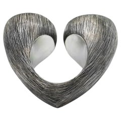 Anello “Cuore di cristallo” in argento sterling con cabochon di quarzo trasparente, di Mariella Pilato