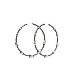 Orecchini "Galactic" in argento sterling e perle d'acqua dolce di Mariella Pilato