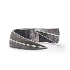 Collana a girocollo con foglia in argento sterling di Mariella Pilato