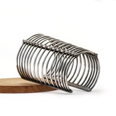 Bracelet « Leaf » en argent massif et cristaux assortis, par Mariella Pilato