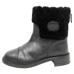 Chanel Black Quilted Leather Shearling Winter Boots CC Logo EU 39.5