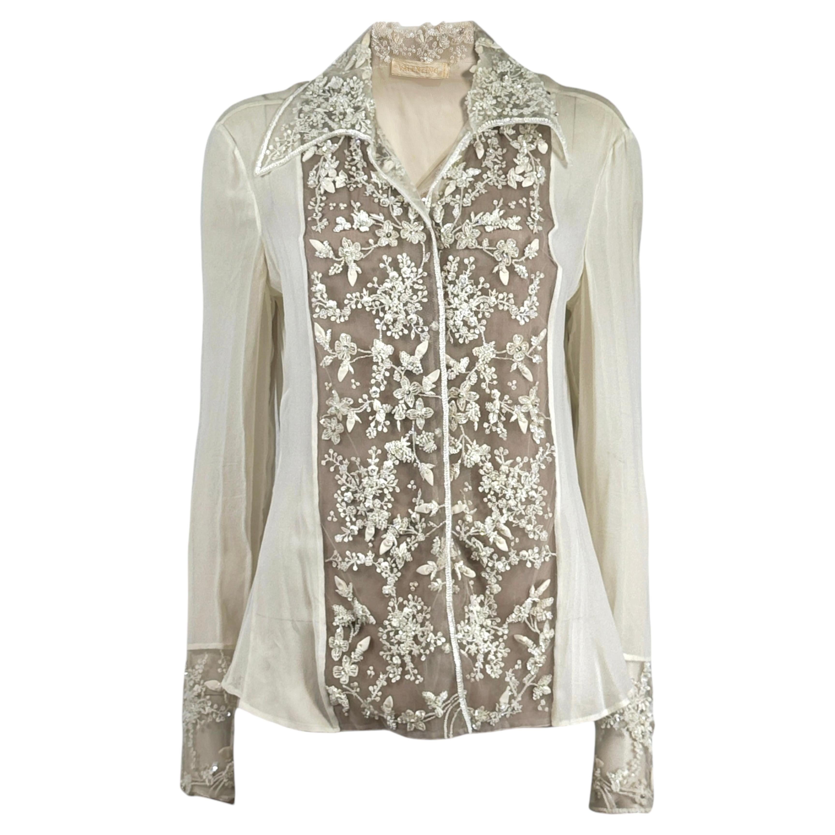 Blusa bordada en color crudo de Valentino, colección Otoño 2001, de crepé de seda en venta