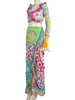 Moschino Couture X Jeremy Scott Resort 2023 Look 38 Completo multicolore all’uncinetto