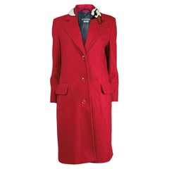 Boutique Moschino Jeremy Scott Fall 2020 Red wool coat swan collar