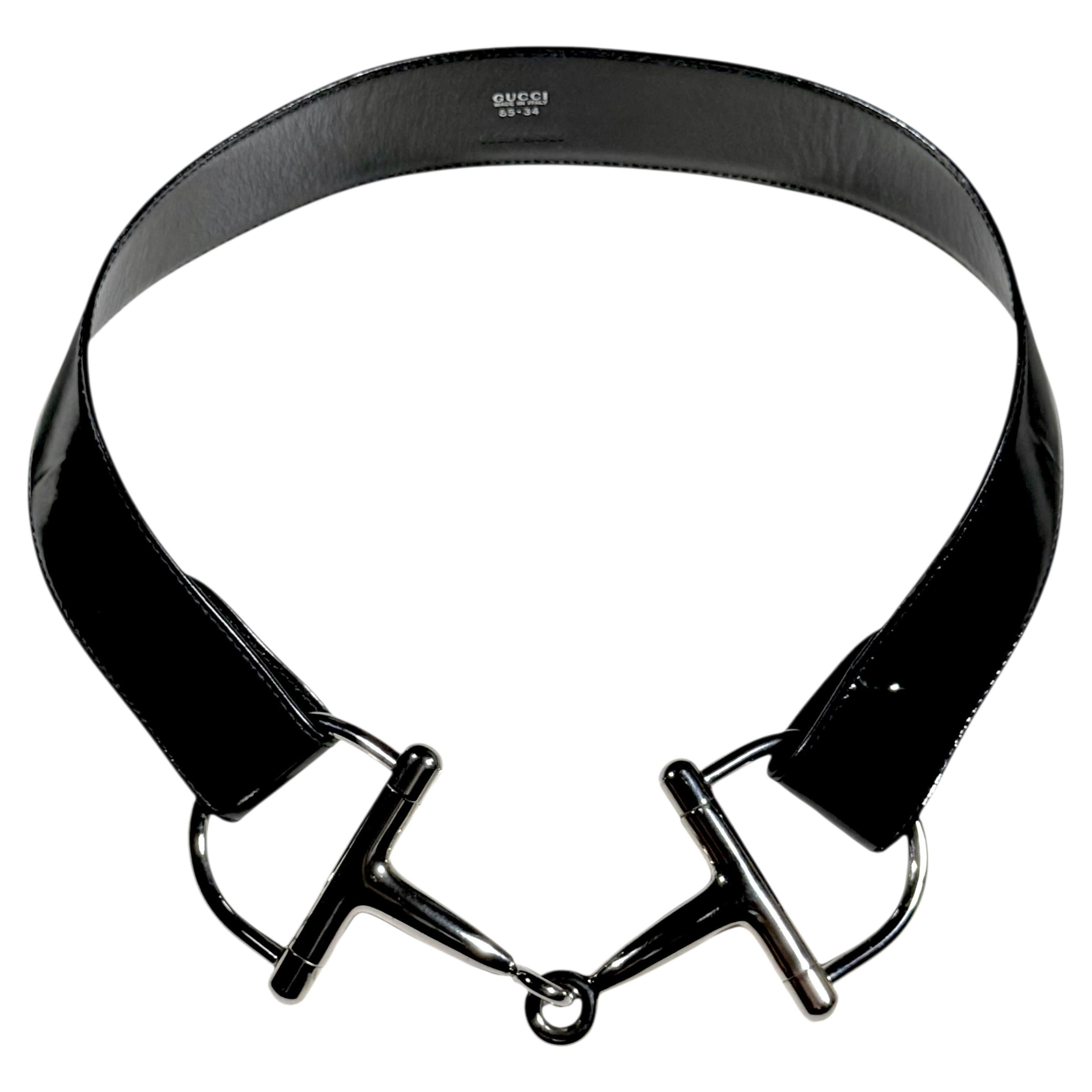 How should a Gucci belt fit?