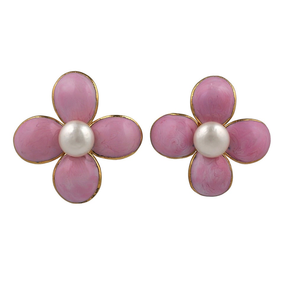 Chanel Rose Pate de Verre Clover Earrings