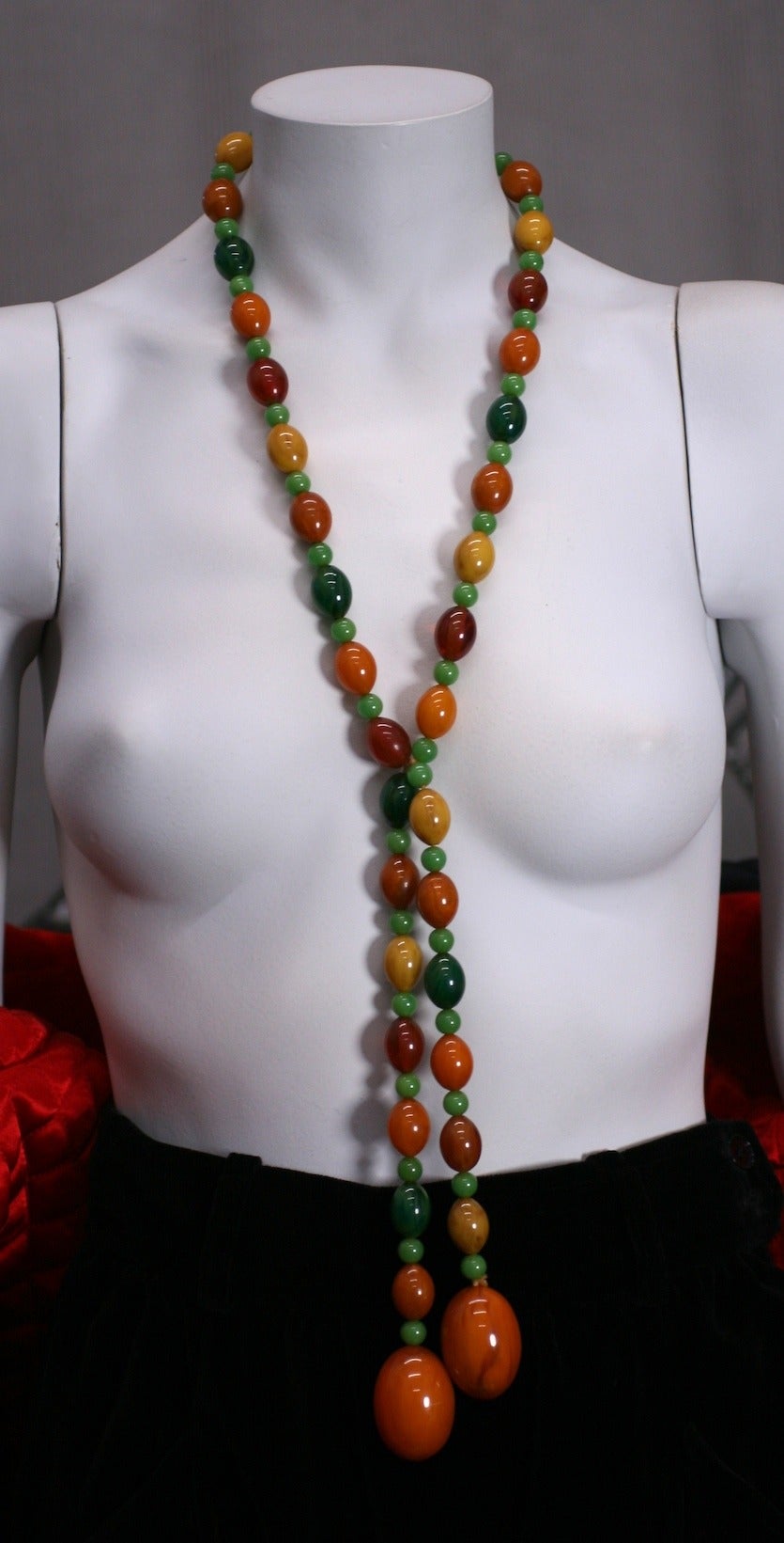 Bakelite Bead Sautoir In Excellent Condition In New York, NY