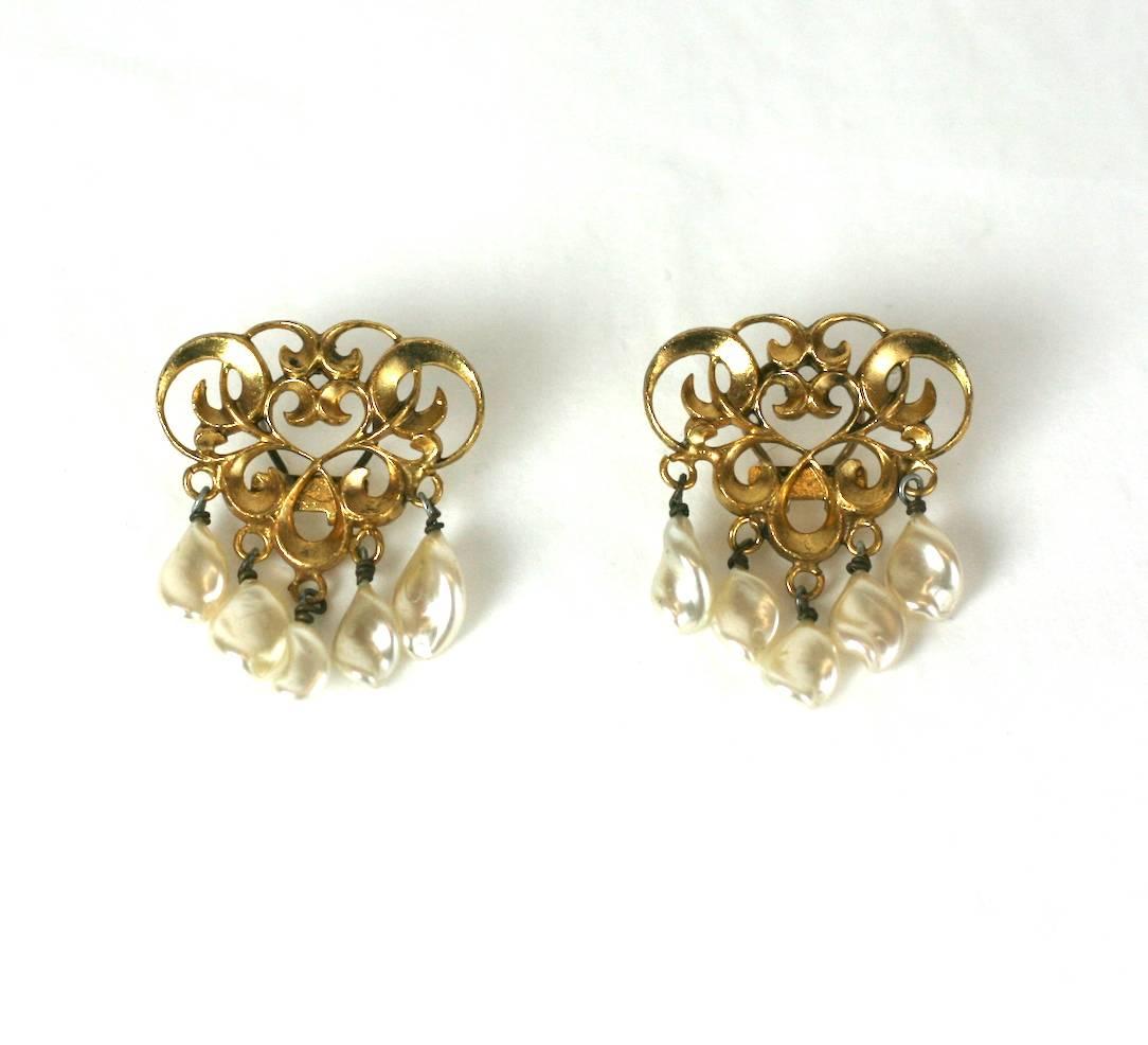 Louis Rousselet 1940s French Neo-classical style twisted faux pearl and gilt metal earclips.  Excellent Condition. Clip back fittings. 
Length 1.50