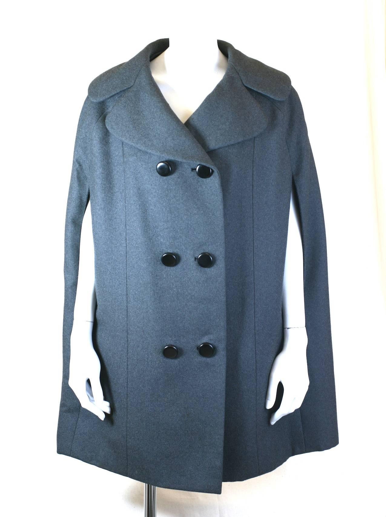 Norman Norell Gray Flannel Cape In Excellent Condition For Sale In New York, NY