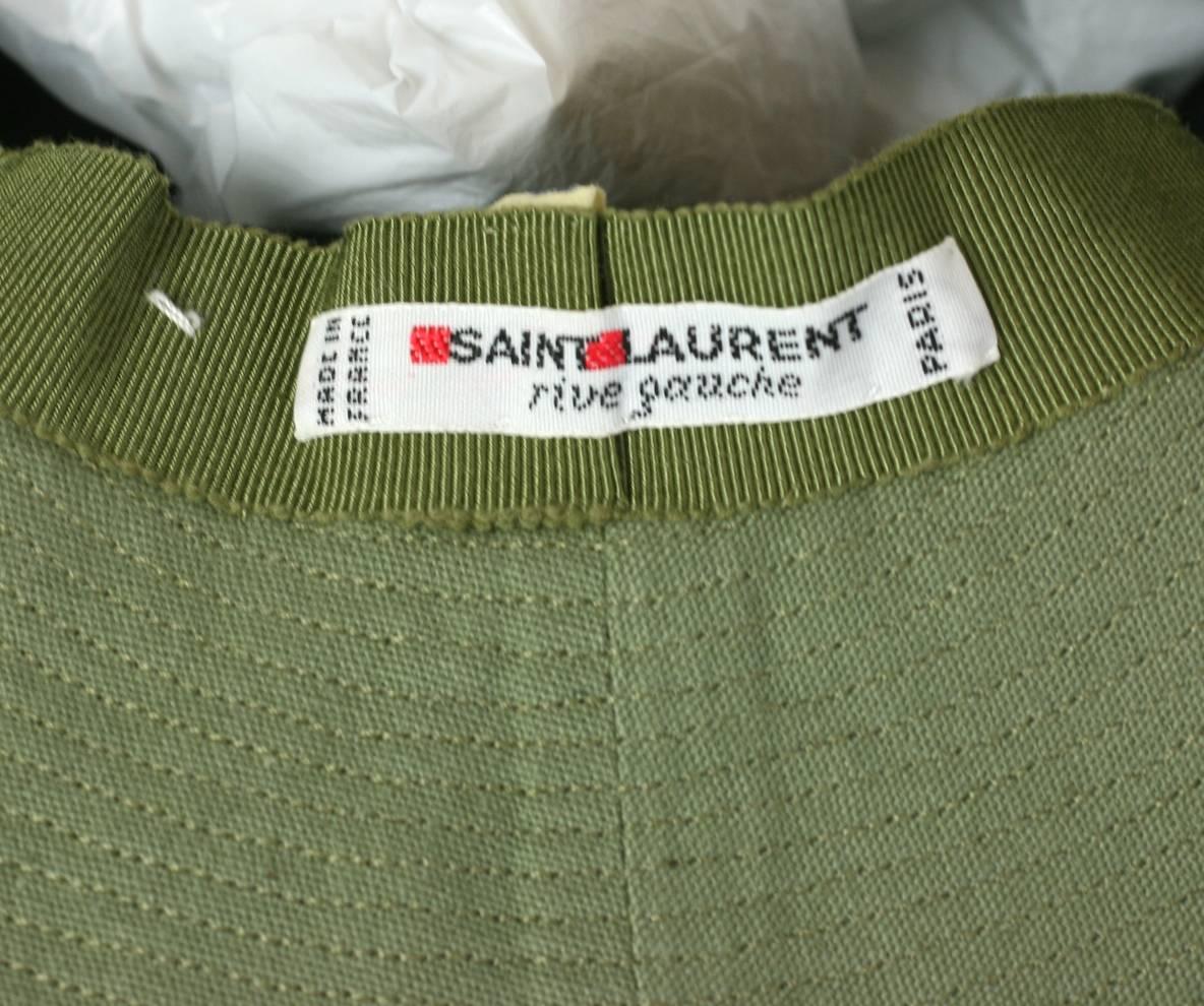  Yves Saint Laurent Fischerhut aus grünem Twill Herren im Angebot