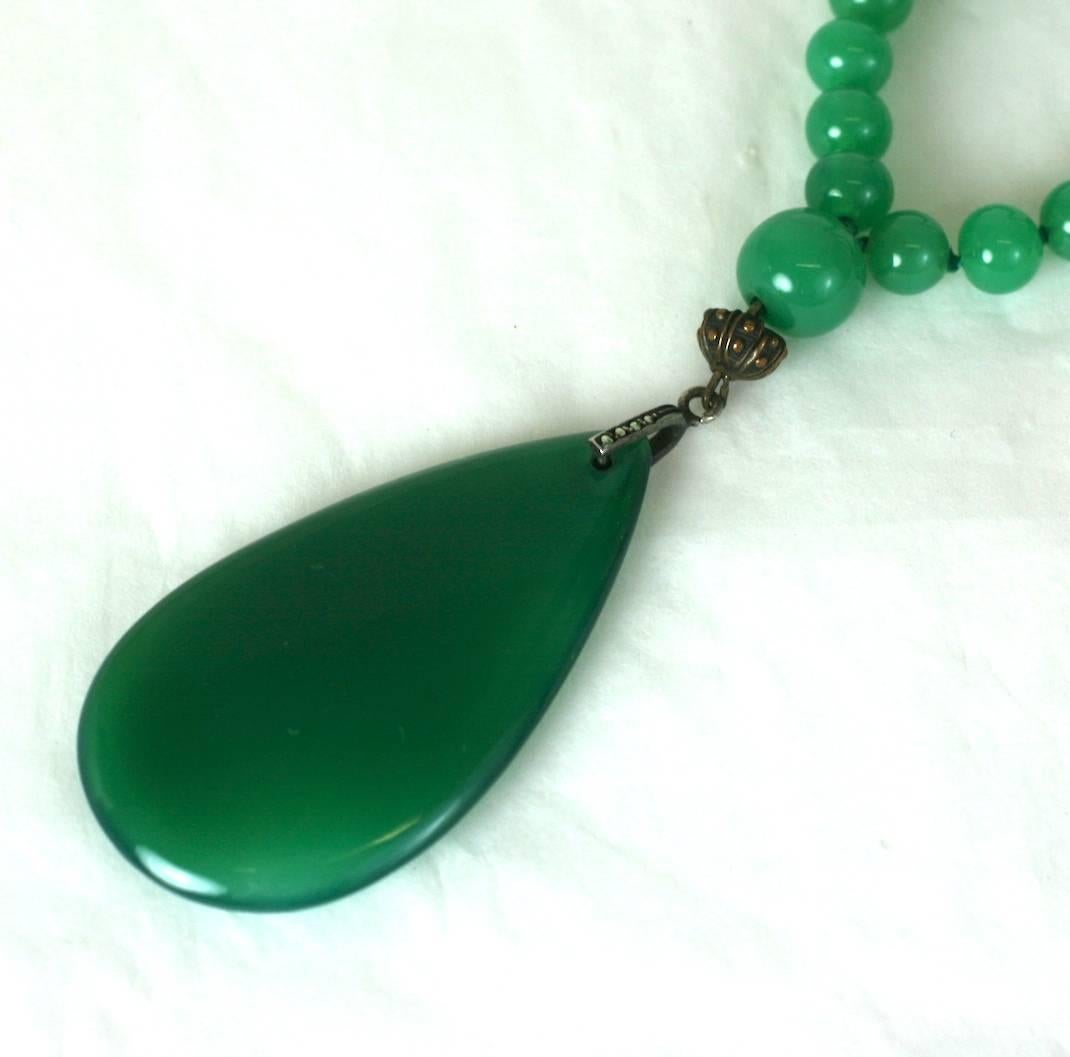 Art Deco Faux Jade Sautoir Necklace In Excellent Condition In New York, NY