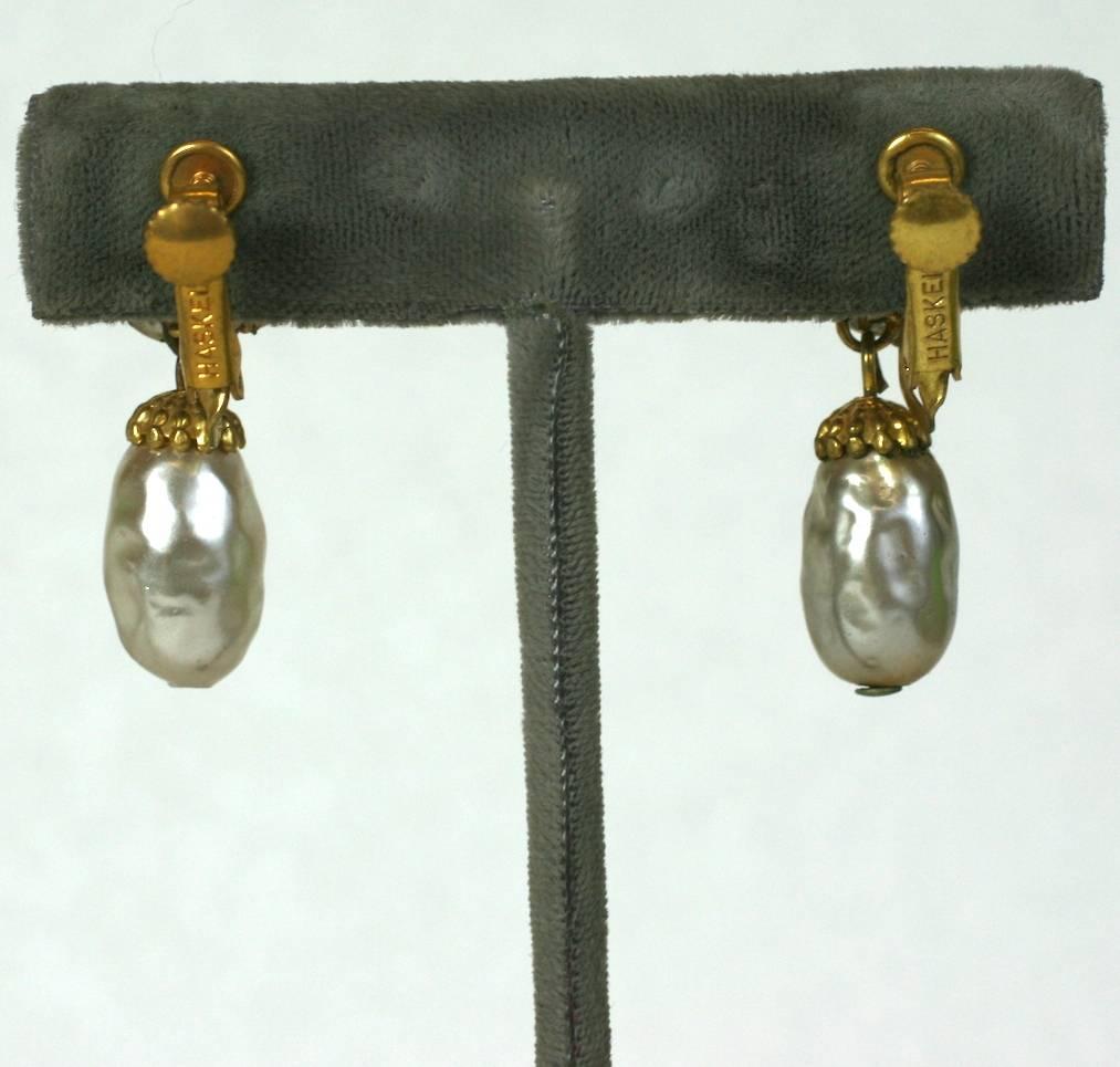 Miriam Haskell Pearl and Gilt Pendant Earclips In Excellent Condition In New York, NY