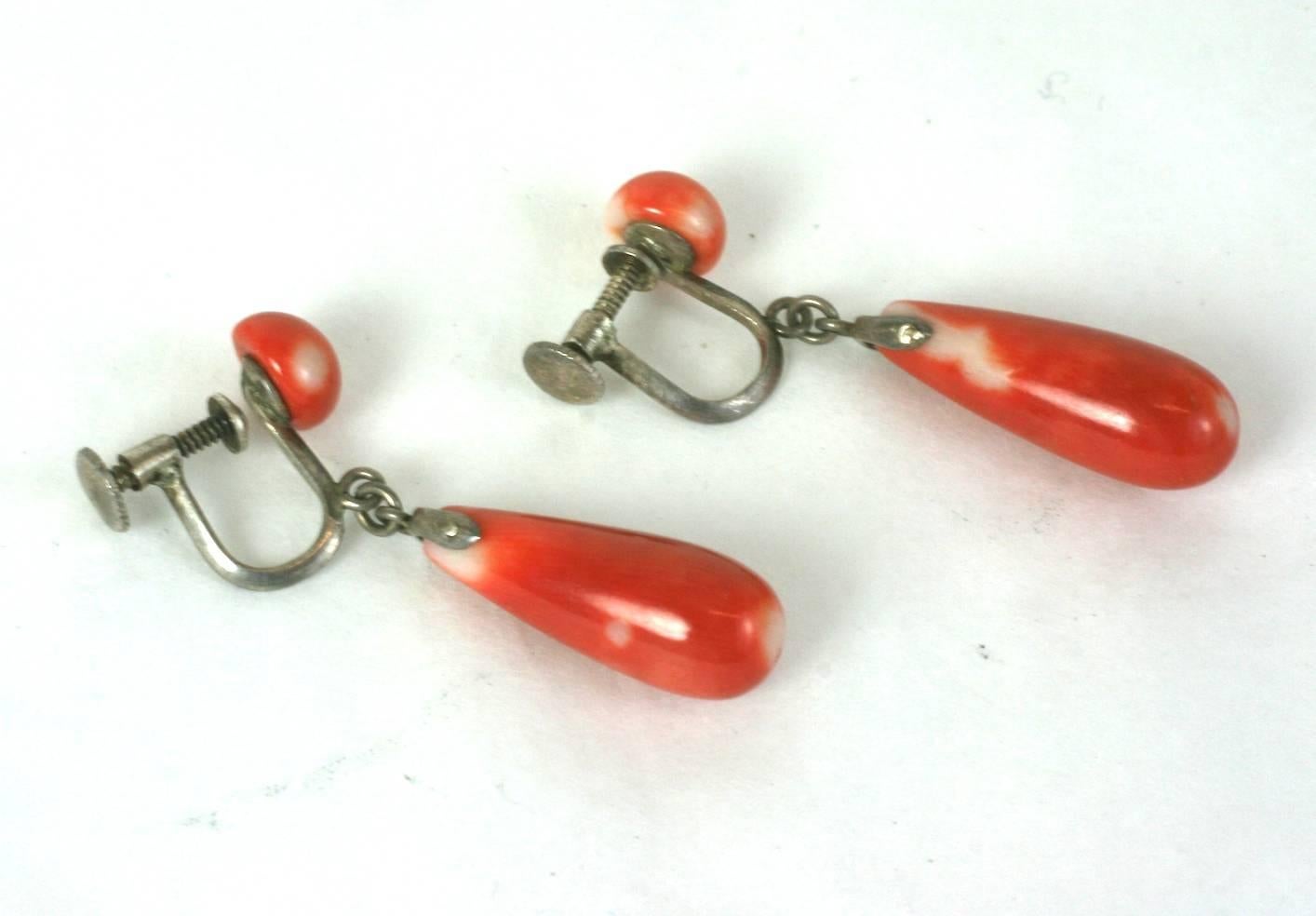 Red Coral Art Deco Drop Earrings In Excellent Condition In New York, NY