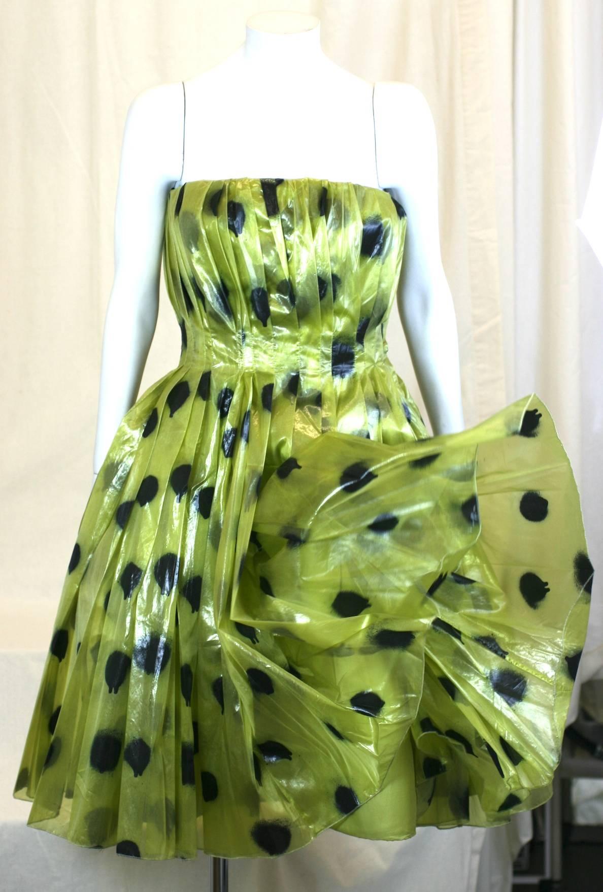 Moschino - Robe de soirée « Paint Ball » en organza laqué Pour femmes en vente