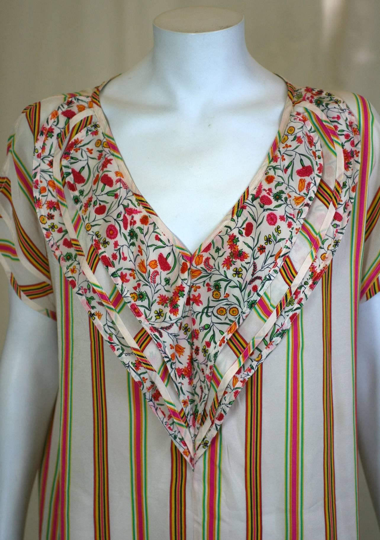 Gianni Versace Silk Crepe Floral-Stripe Melange Mini In Excellent Condition For Sale In New York, NY