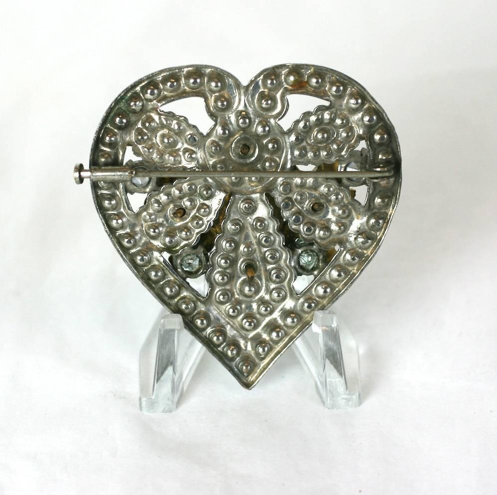 Broche à crête en forme de cœur byzantin Coco Chanel Excellent état - En vente à New York, NY