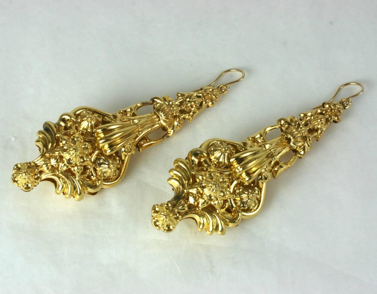 Massive Pinchbeck-Ohrringe aus dem 19. Jahrhundert im Zustand „Hervorragend“ im Angebot in New York, NY