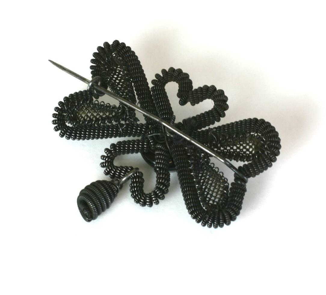 Early 19th Century Silesian Wirework Bow Brooch In Excellent Condition For Sale In New York, NY