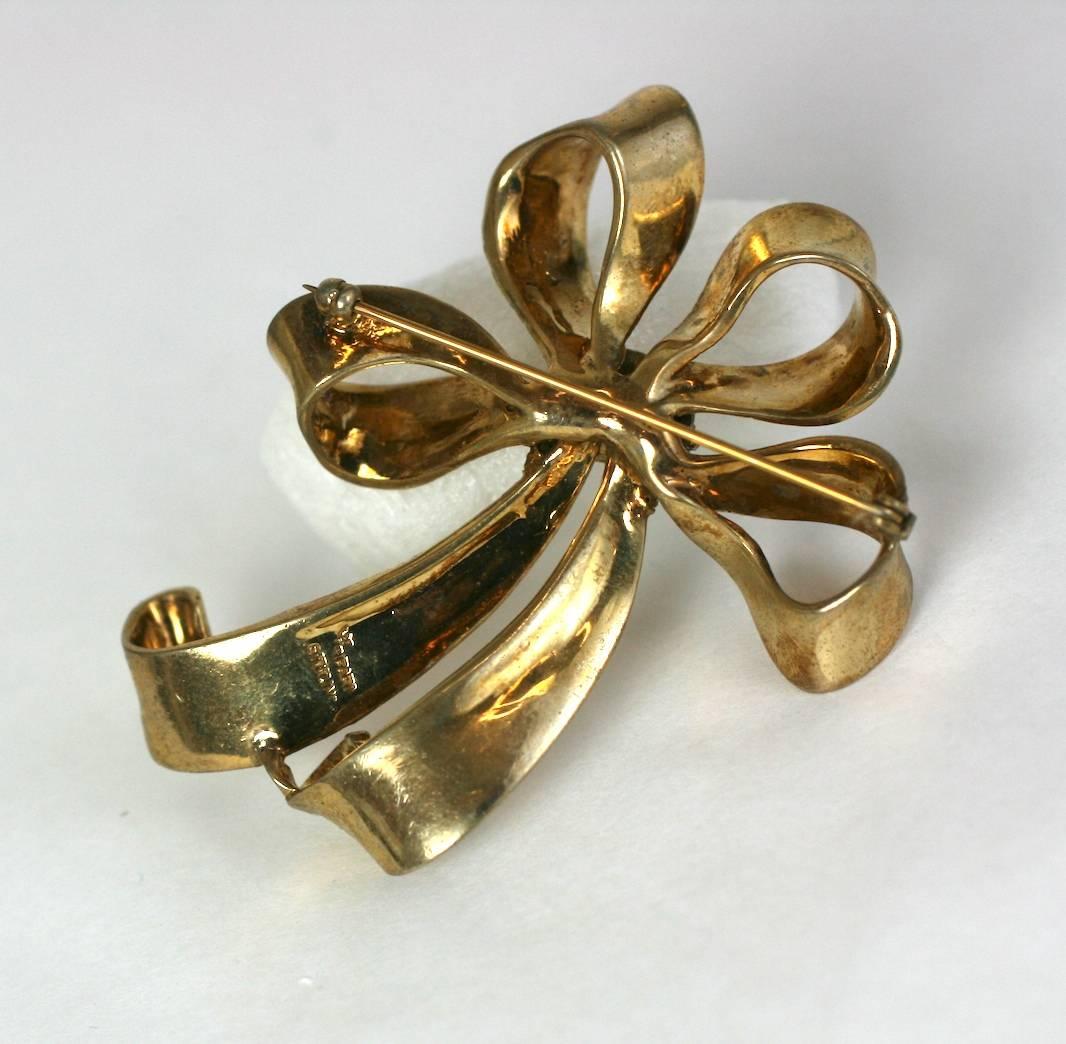 Trifari Alfred Phillipe Gold Washed Sterling Retro Bow Brooch In Excellent Condition For Sale In New York, NY