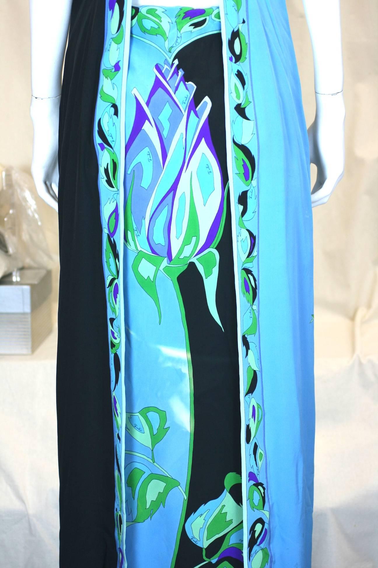 Emilio Pucci Graphic Rose Resort Ensemble In Good Condition For Sale In New York, NY