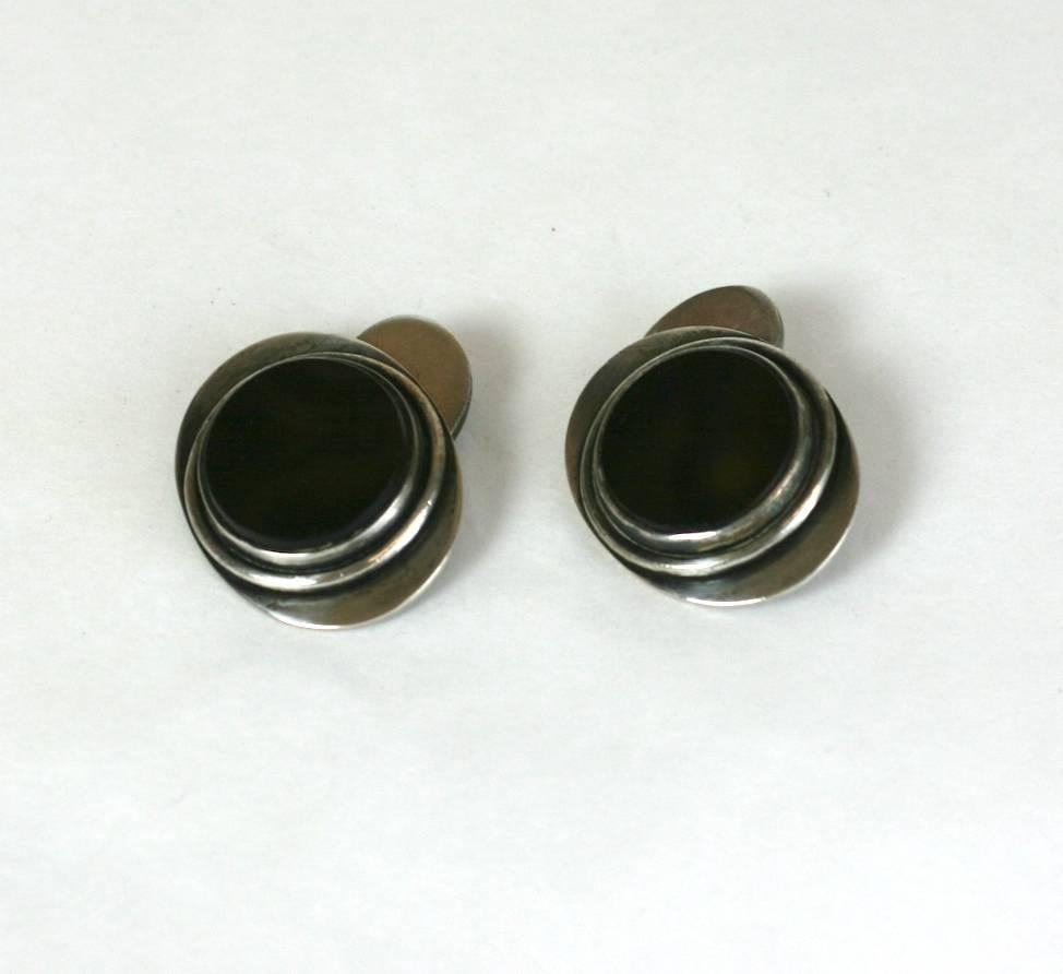Oversized Sterling and agate modernist cufflinks.  Excellent Condition. 1950's USA. 
L 1.25"
W 1"