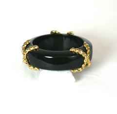Black Bakelite Kiss Decorated Bangle