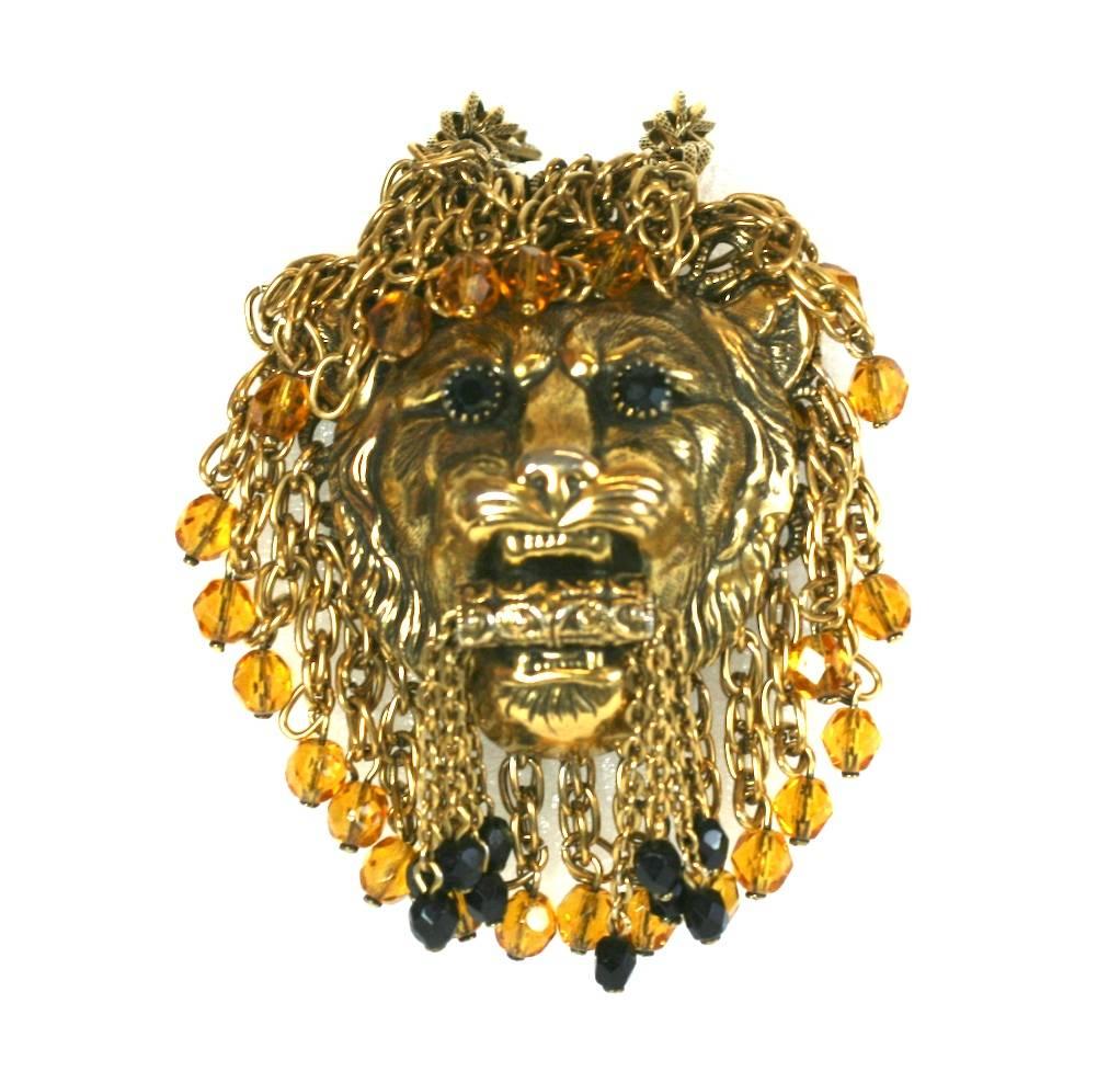 Collier pendentif tête de lion orné de bijoux en vente 1