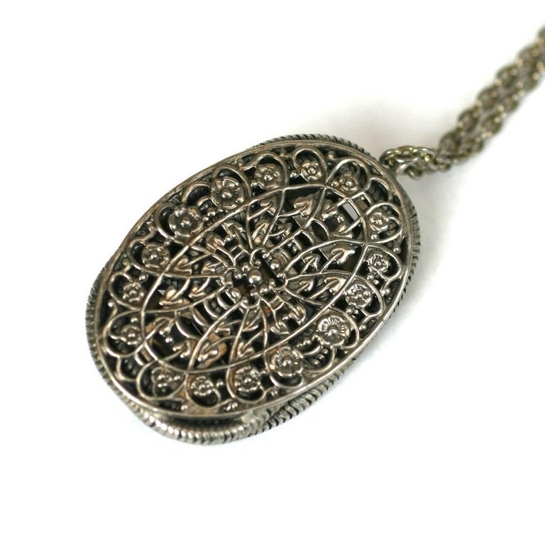 Pendentif Yves Saint Laurent Vintage - Dessiné Par Roger Scemama, Plaqué Or 24 Carats