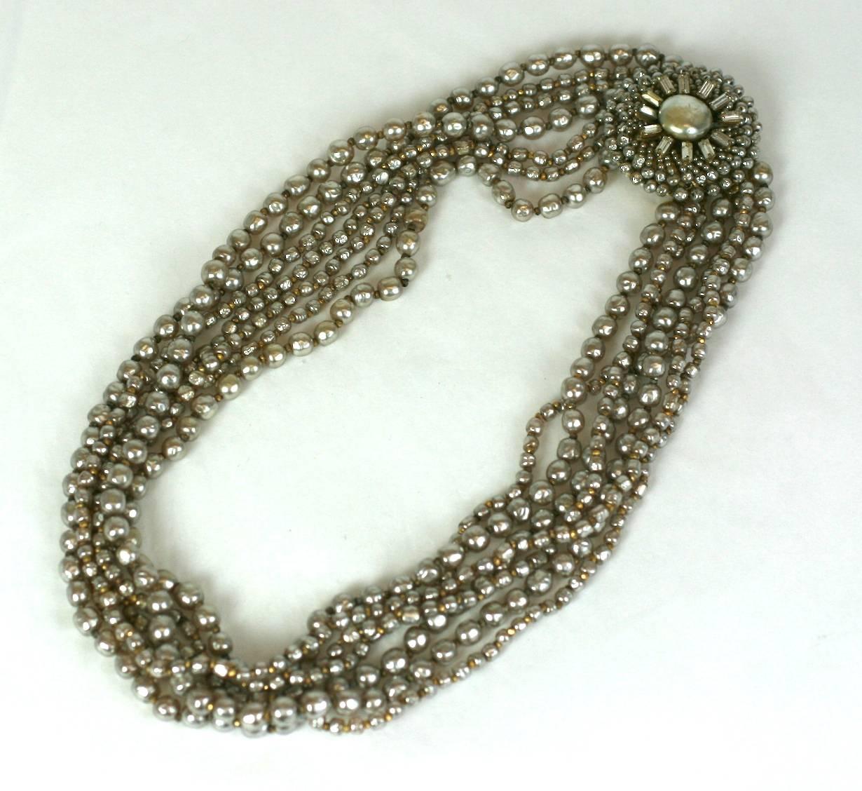 Collana di perle finte a più fili di Miriam Haskell In condizioni ottime in vendita a New York, NY