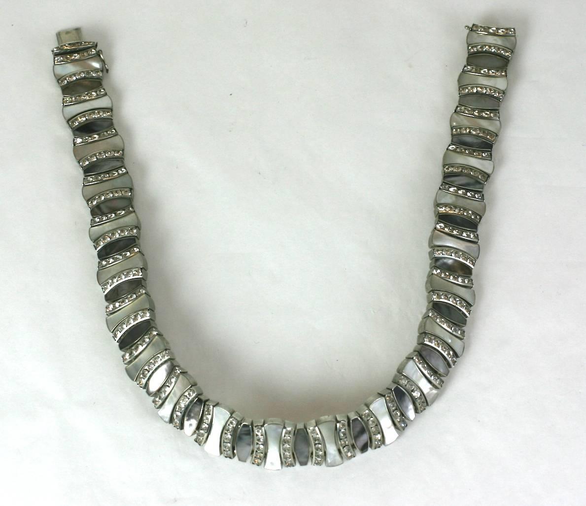 Girocollo con madreperla e pavé, Germania Ovest In condizioni ottime in vendita a New York, NY