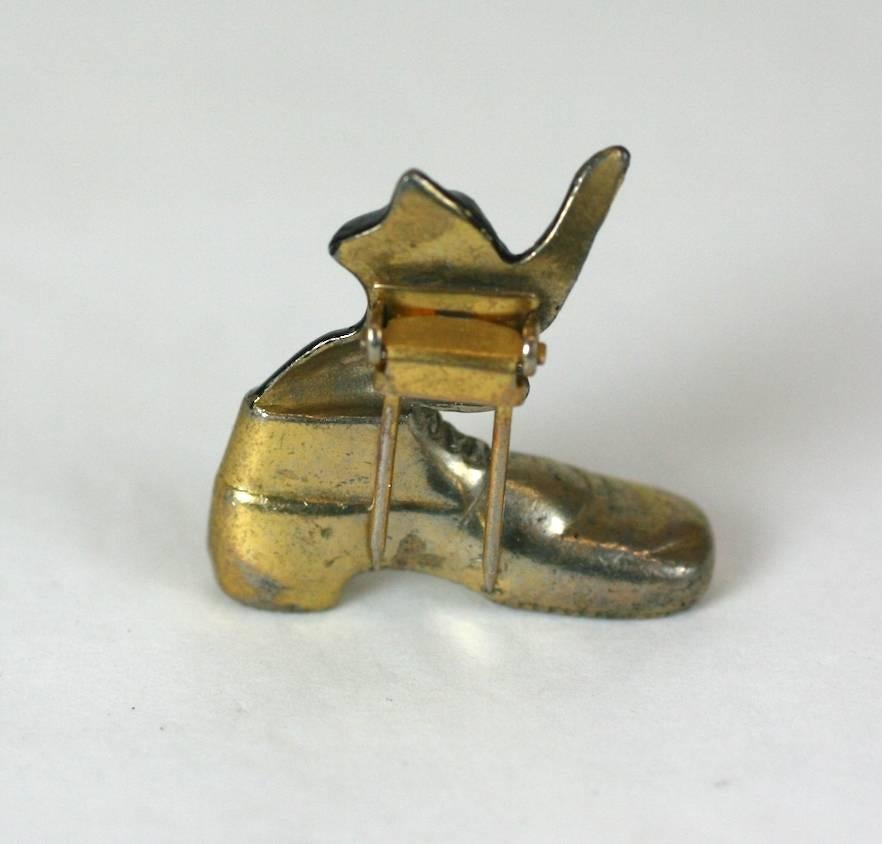 Playful Kitten Clip Brooch In Excellent Condition For Sale In New York, NY