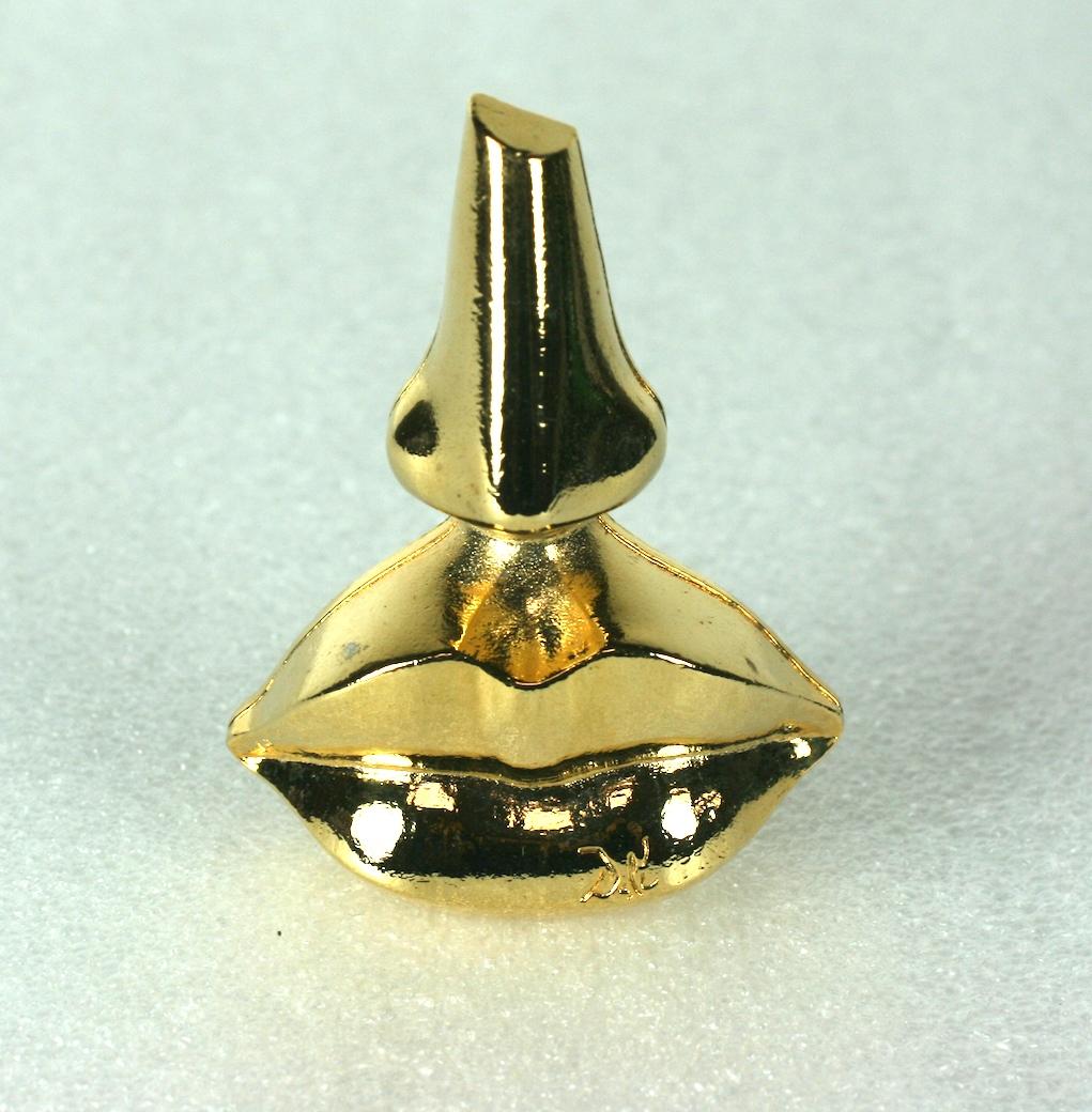 Broche « Aphrodite » De Salvador Dalí En Métal Doré - Édition Parfum 1983 - Occasion