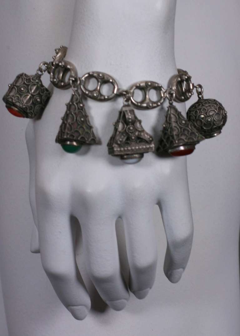Chunky Sterling Silver Italian Fob Bracelet In Excellent Condition For Sale In New York, NY