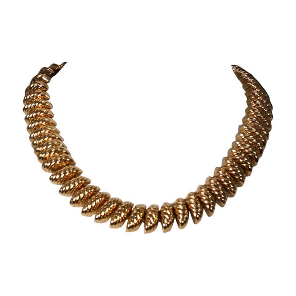 Ribbed Gold Link Collar