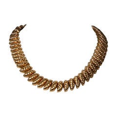 Ribbed Gold Link Collar
