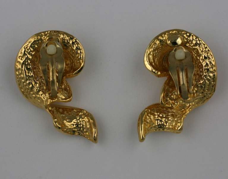Boucles d'oreilles modernistes en or torsadé Pour femmes en vente