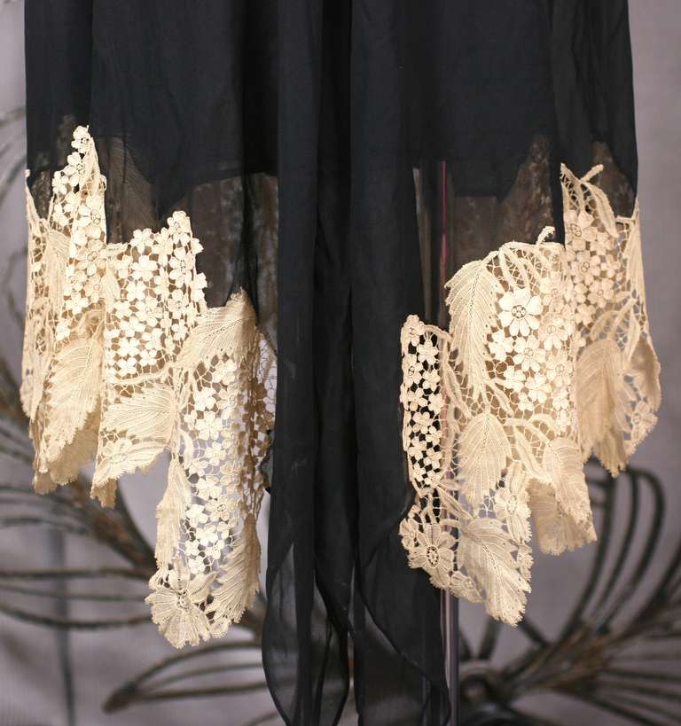 Amazing Art Deco Chiffon Gown with Hydrangea Lace For Sale 2