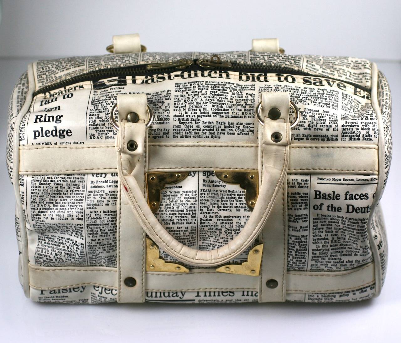 Englische Newsprint-Tasche mit Mod im Zustand „Gut“ im Angebot in New York, NY