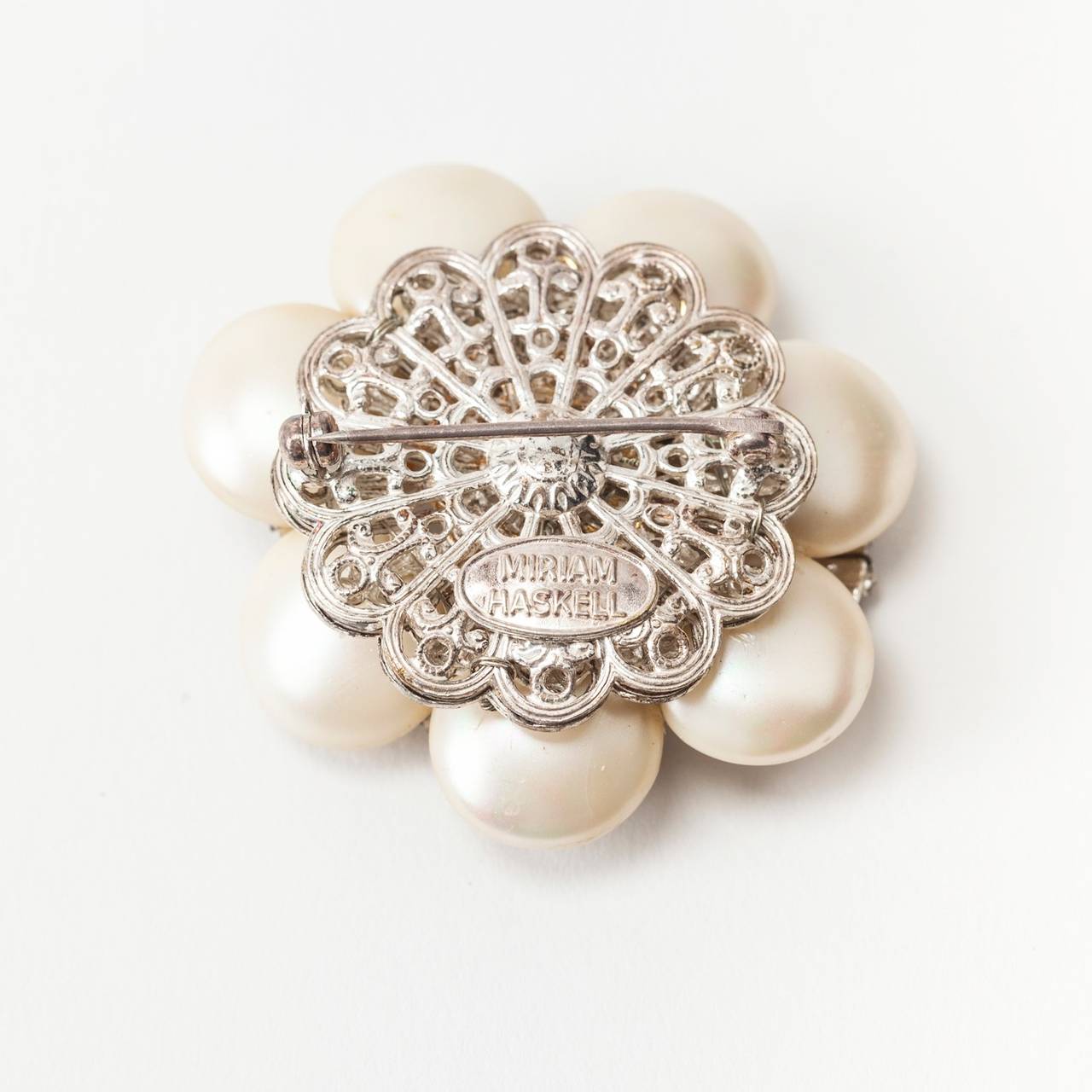 Miriam Haskell Broche Floriform en diamants Excellent état - En vente à New York, NY